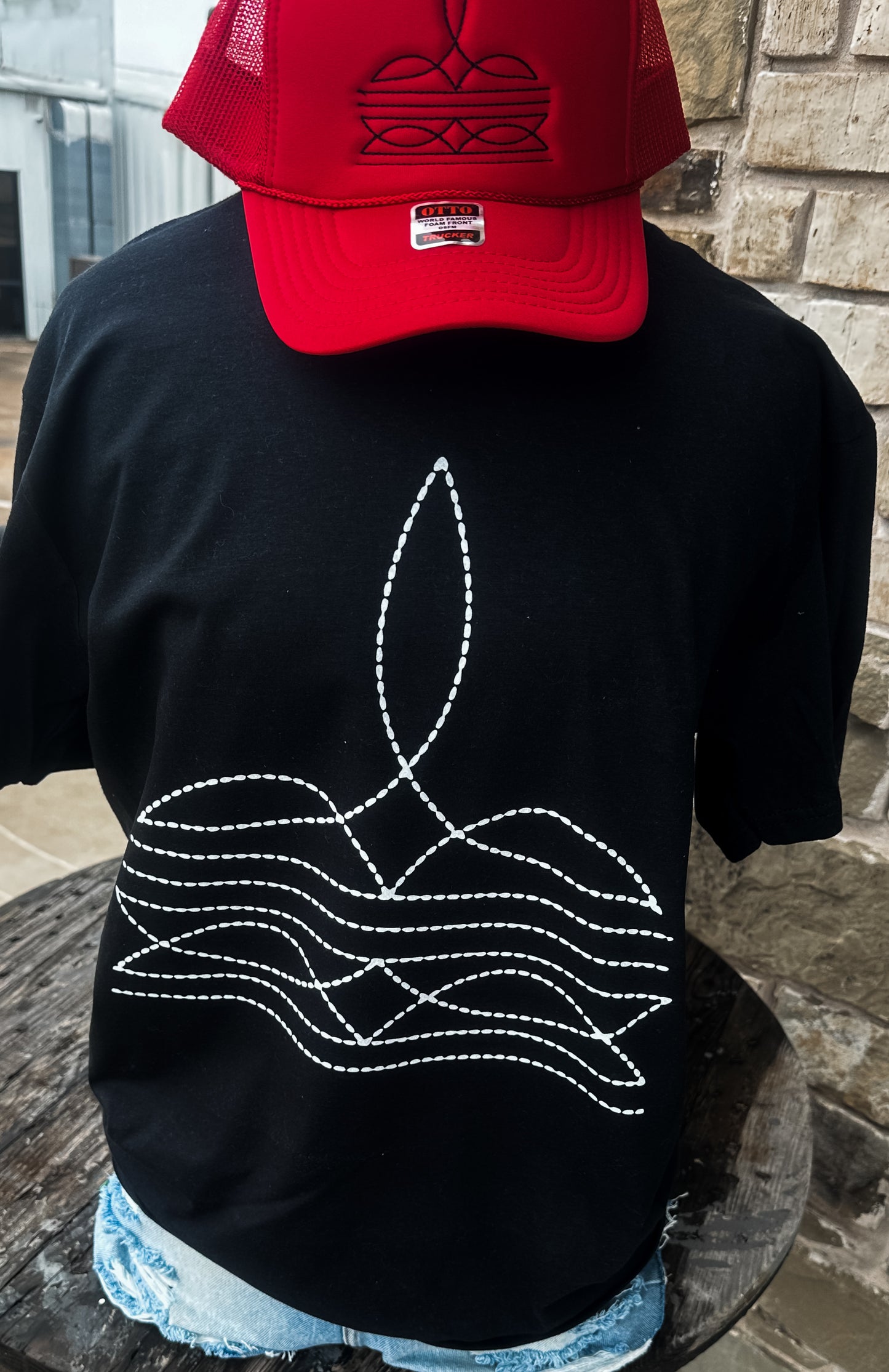 Boot Stitch Black/White Tee